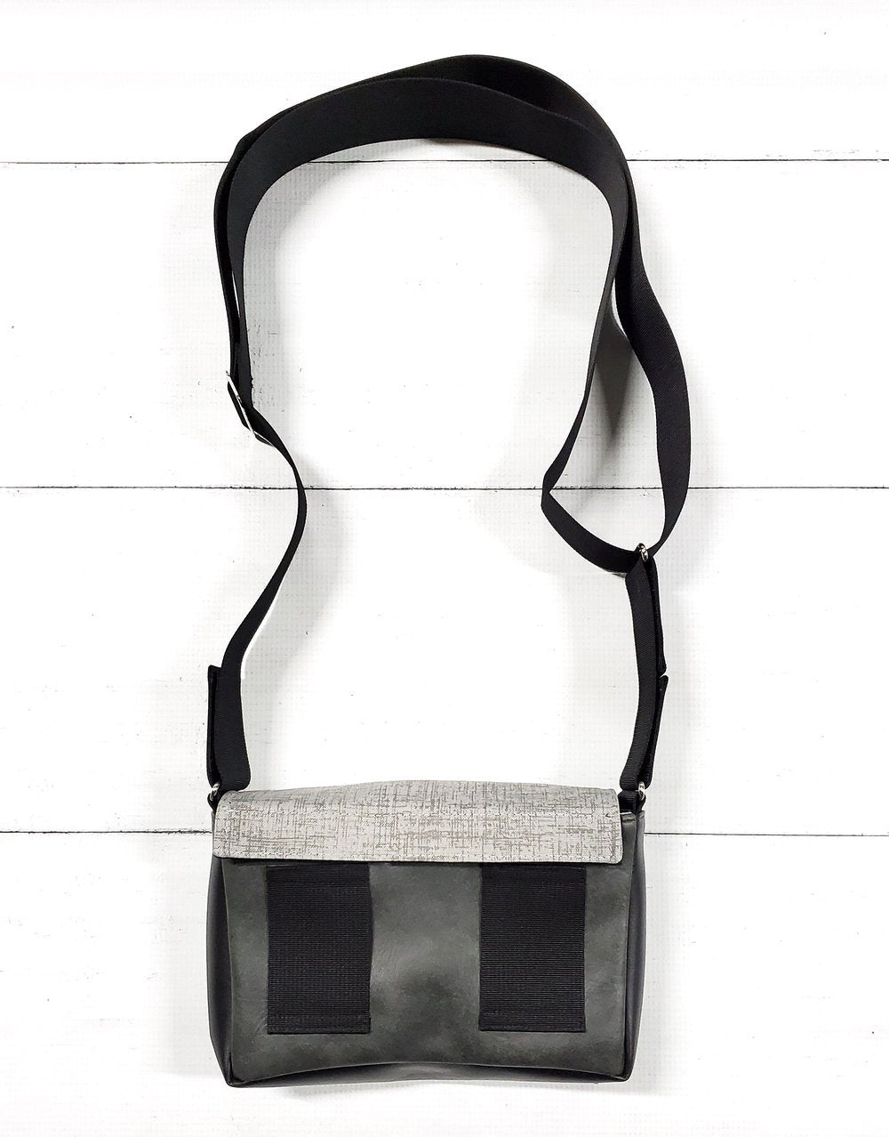 Base - 8" BananOurse Kaki (Sac banane transformable) - Kassiopeia par la Bohème - Sac à main interchangeable fait au Québec