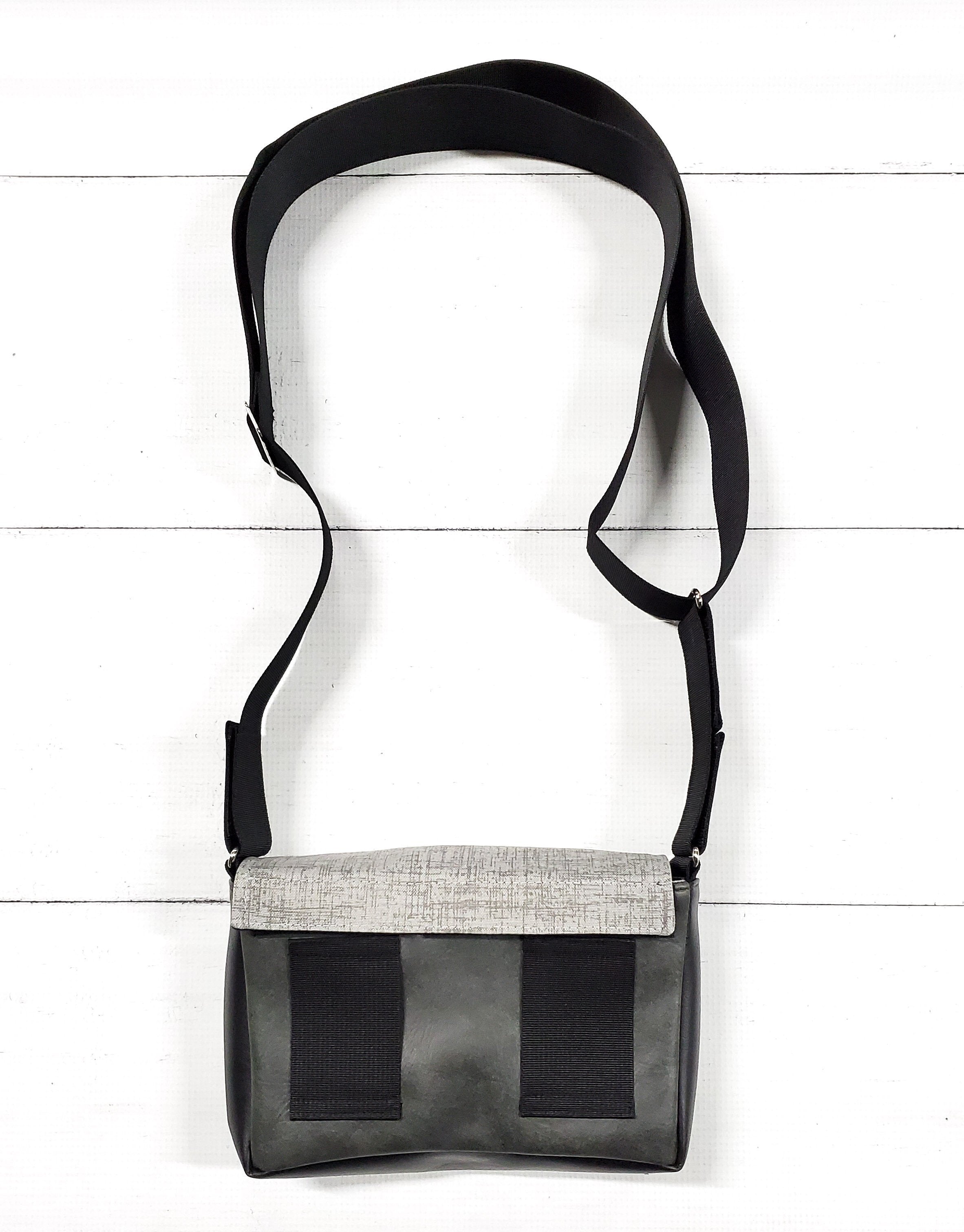 Base - 8" BananOurse Bourgogne (Sac banane transformable) - Kassiopeia par la Bohème - Sac à main interchangeable fait au Québec