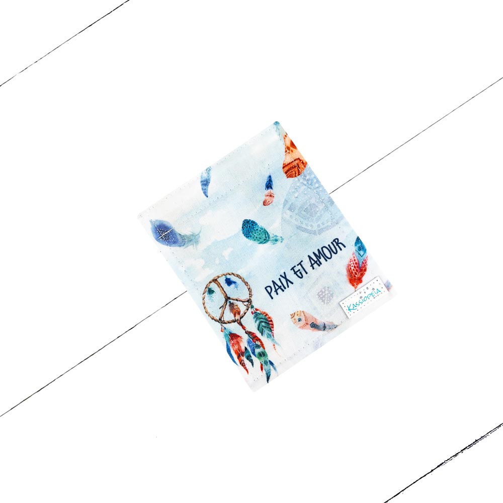 Mini rabat "Peace and love" pour portefeuille Kassiopeia par la bohème, un produit du Québec