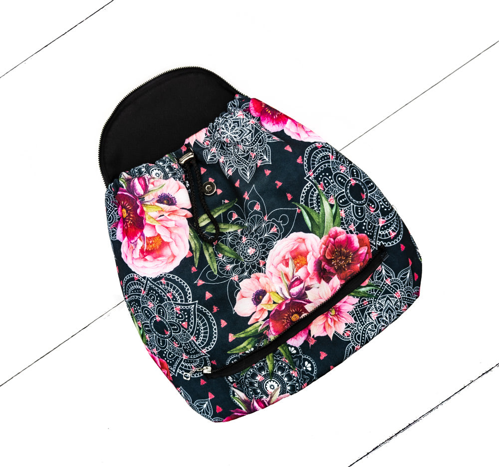 Zénitude florale. Pochette Coachella interchangeable créée par Kassiopeia en collaboration avec Créations MLL